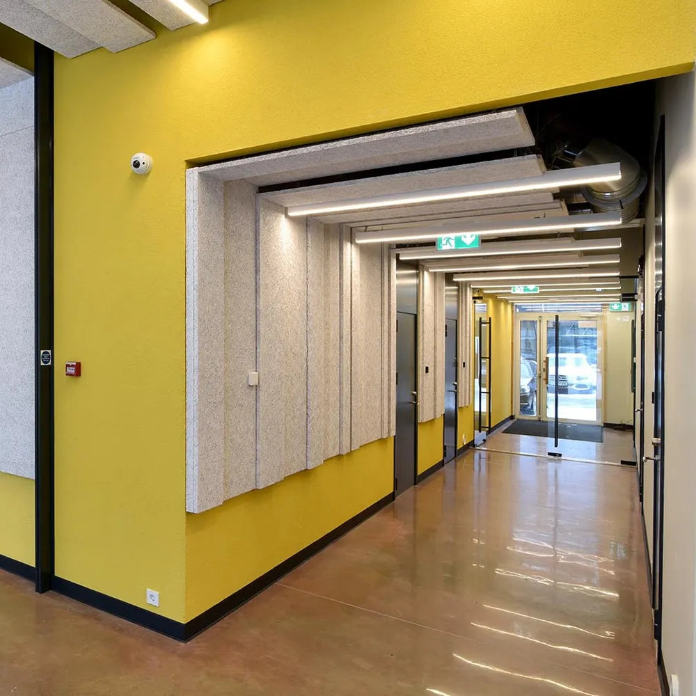 Amenajare acustică pentru birouri cu panouri CEWOOD Design Tiles Plank