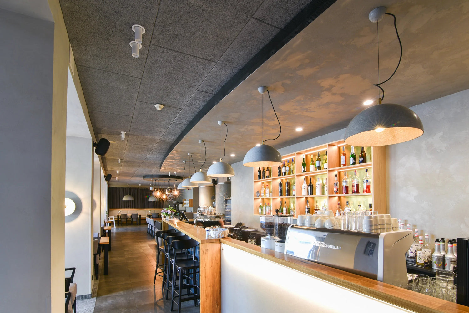 Panouri Cewood pentru absorbția sunetului în restaurant, bar și cafenea