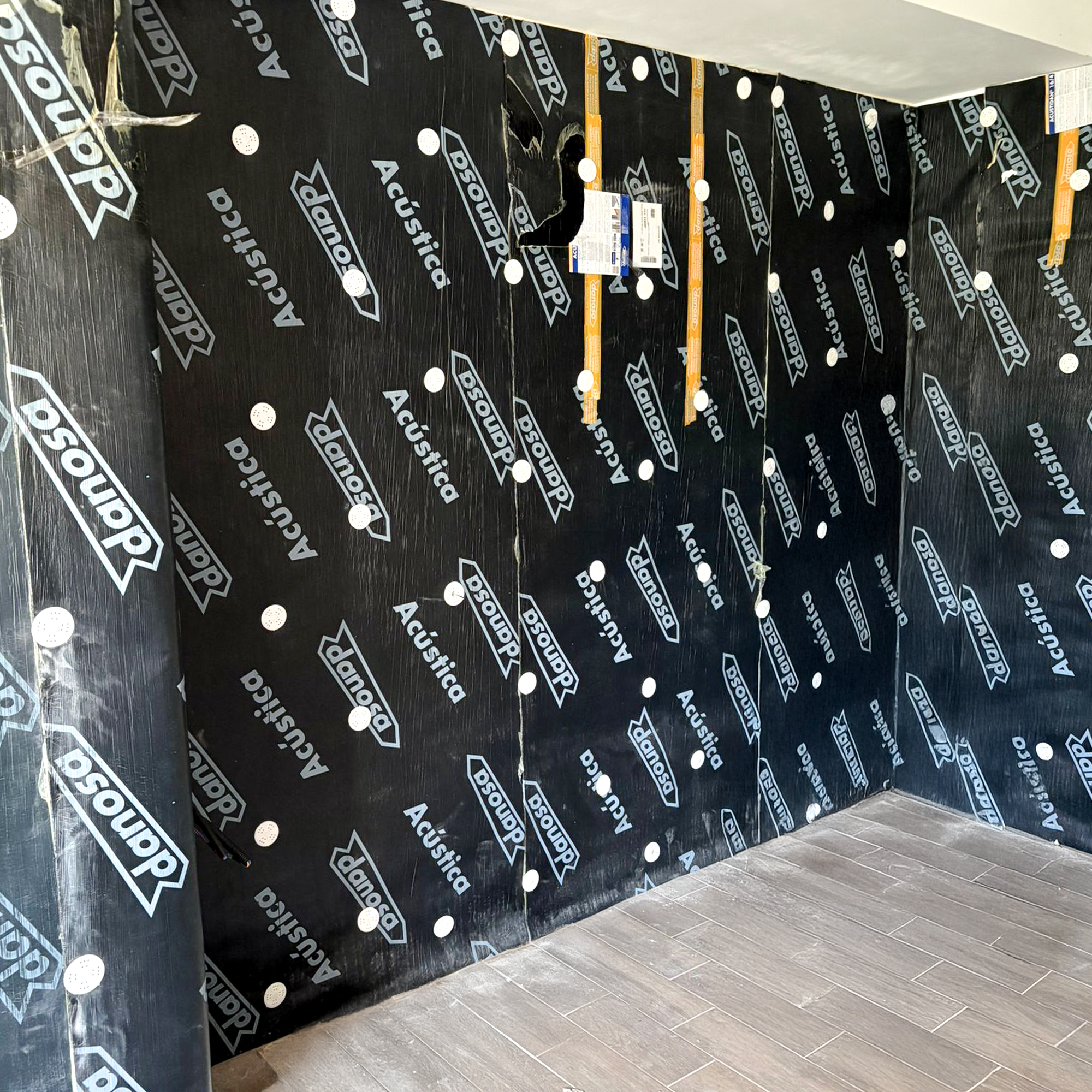 Membrană fonoizolantă multistrat pentru pereți și tavane, ACUSTIDAN 16/4, rolă 6 m²