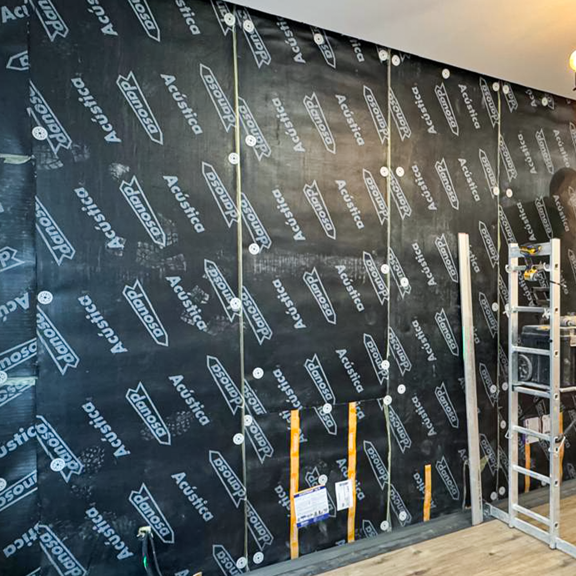 Membrană fonoizolantă multistrat pentru pereți și tavane, ACUSTIDAN 16/4, rolă 6 m²